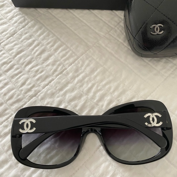 CHANEL sunglasses - Picture 3 of 9